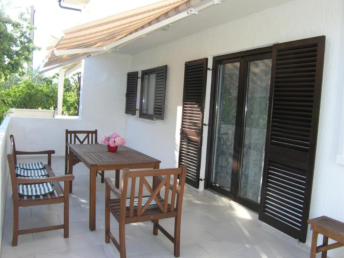 Apartments Mari With Terrace Baška Exterior foto